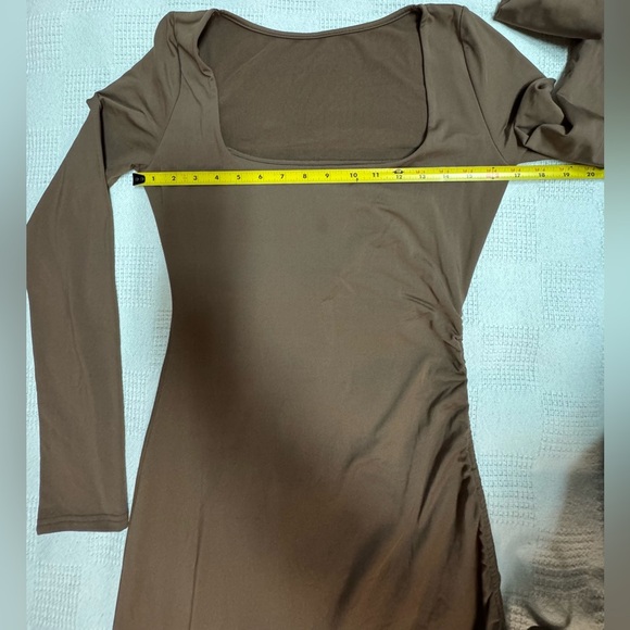 Elegant Brown Long Sleeve Dress - Picture 11 of 15